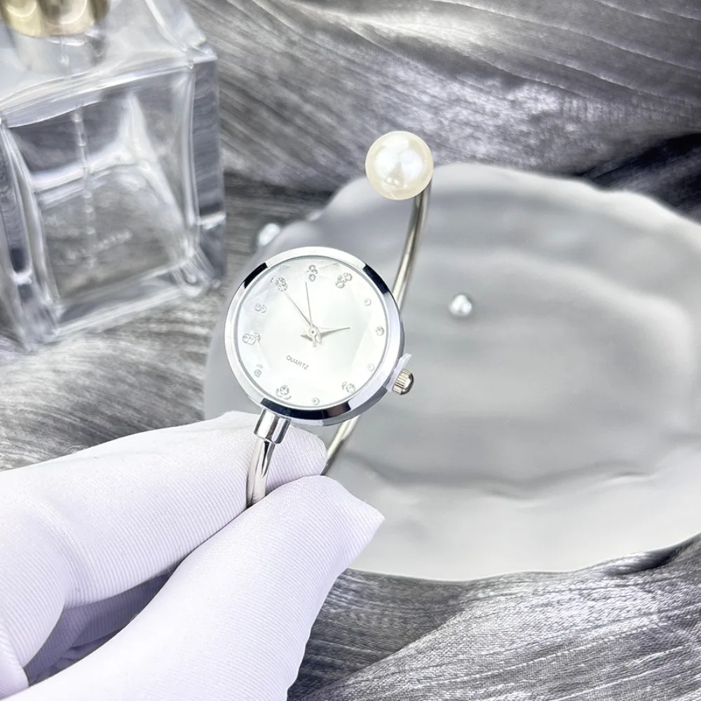 

Модные женские кварцевые наручные часы из сплава с розовым золотом, стразами, браслетом и имитацией жемчуга, винтажные, с маленьким циферблатом