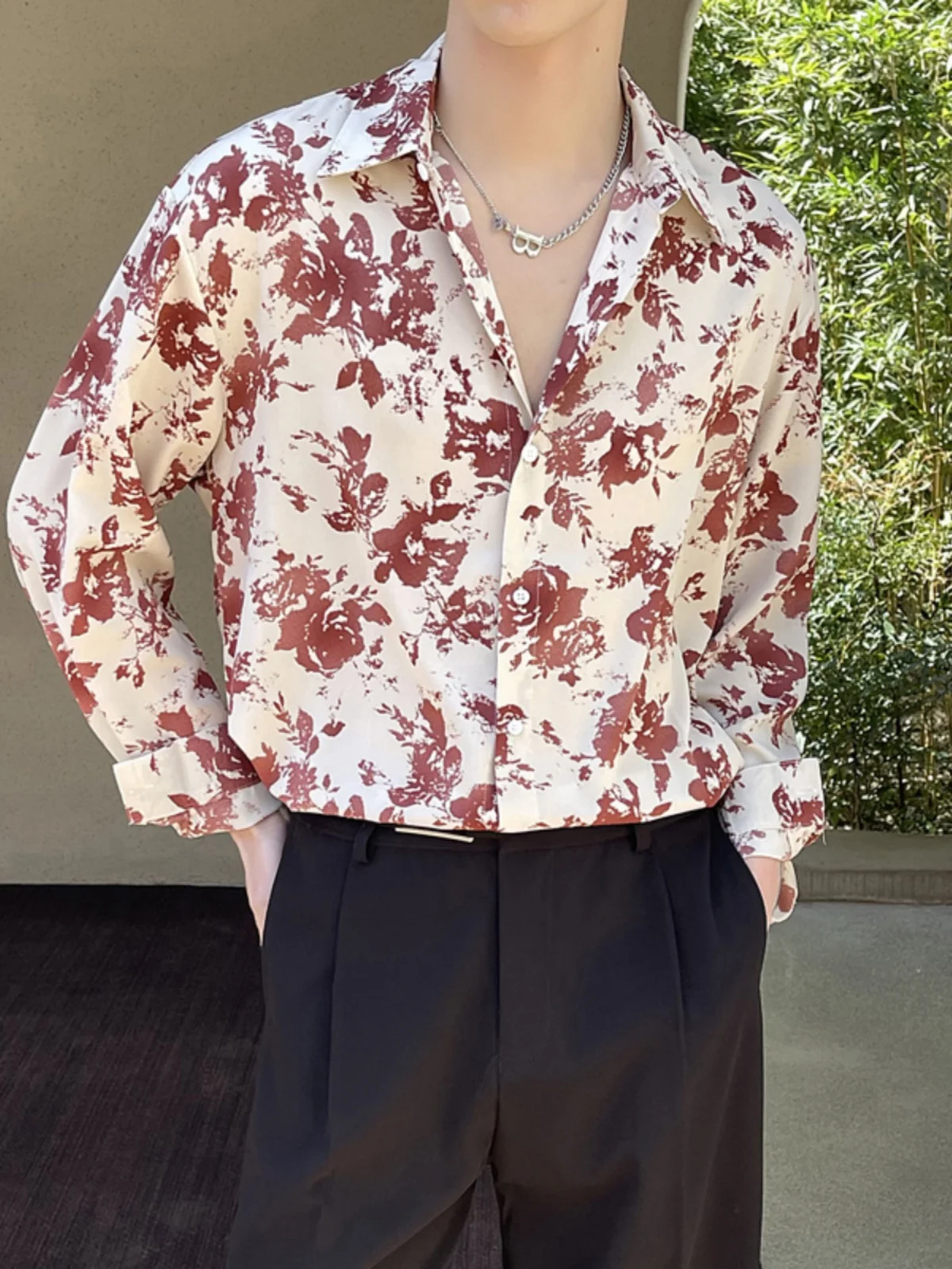 

Мужская рубашка из ледяного шелка с принтом роз, в американском стиле барокко, с длинным рукавом, модная, брендовая, для ношения под костюм, свободного кроя, на пуговицах