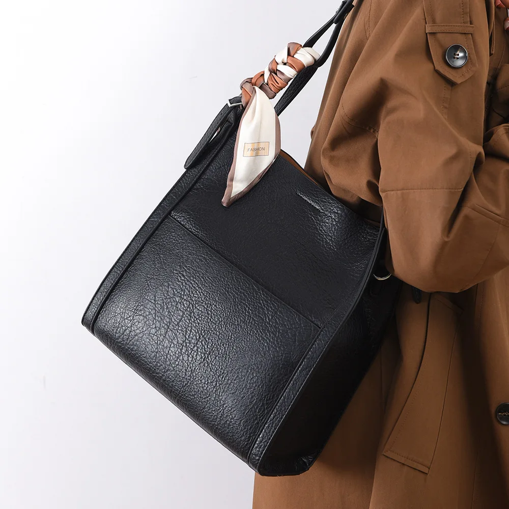 

2025 fashion Korean version women's bag large capacity shoulder tote bag