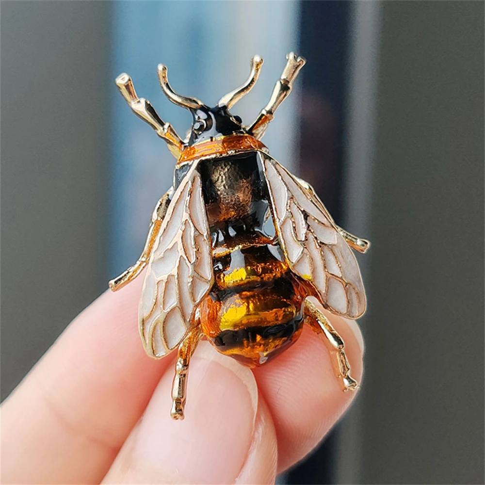 Fashion Flying Insect Bee Brooches Pins for Women Jewelry Colorful Enamel Honeybee Coat Suit Brooch Party Christmas Gift