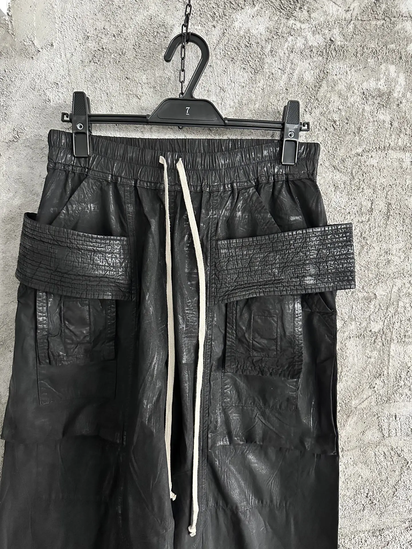 جينز رجالي من Owen Seak مصنوع من قماش الدنيم بالشمع الزيتي كلاسيكي قوطي للرجال مطلي غير رسمي عالي الشارع مستقيم الهيب هوب جينز متين سروال فضفاض