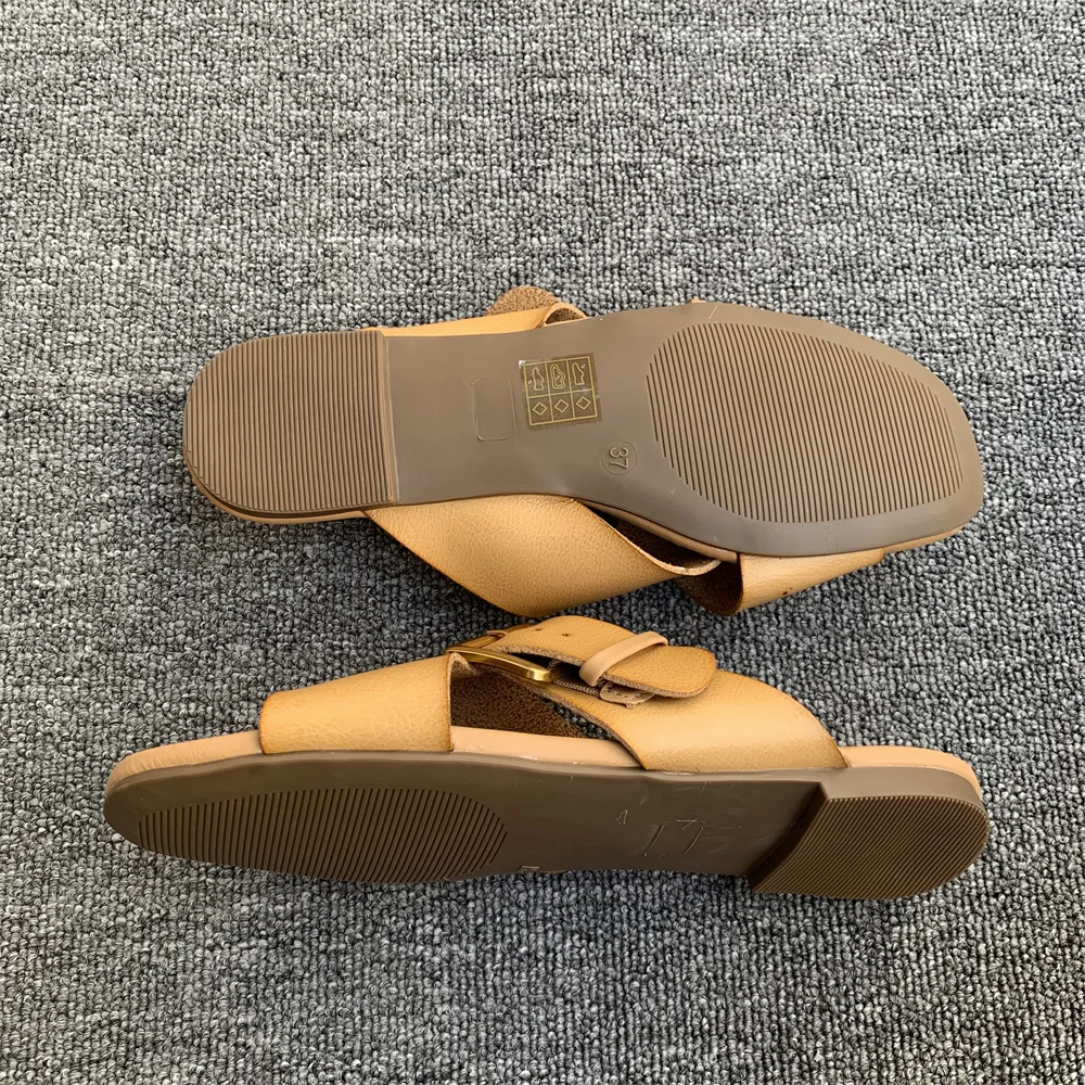 Soft Leather Casual Flip-flops for Summer with Retro Flat Beach Sandals for Women Босоножки Женские Hot Selling