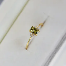 New In Little Fresh Moss Green Square Shining Gem Extremely Stacked Ring Fashion Vintage Advanced Sense Fine Jewelry for Women