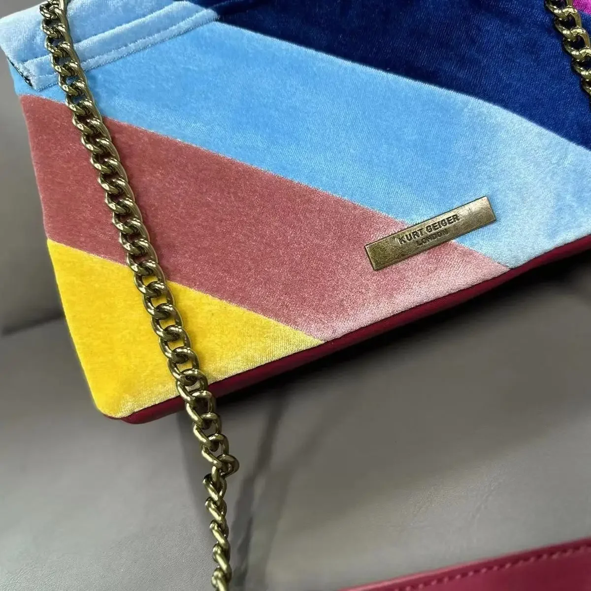 KURT GEIGER LONDON 2023 New Single Shoulder Crossbody Bag Color stripe patchwork small square bag velvet French chain bag