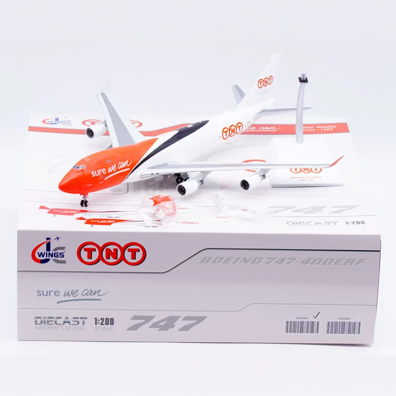 XX20304C Alloy Collectible Plane Gift JC Wings 1:200 TNT Express 