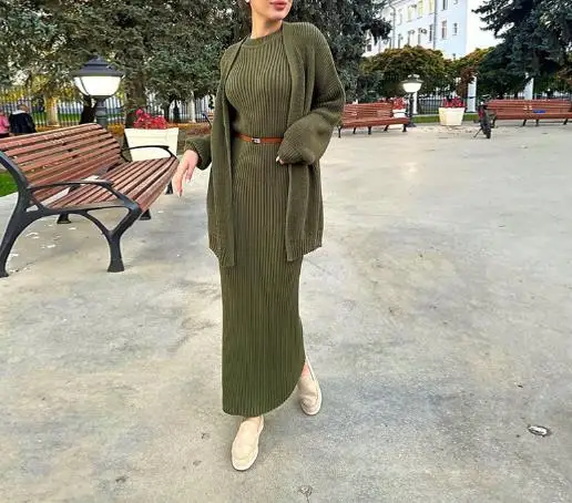 

Solid Color Round Neck Long Sleeved Loose Jacket and Tight Fitting Hip Hugging Knitted Dress Set, Winter New Women's Elegant Set