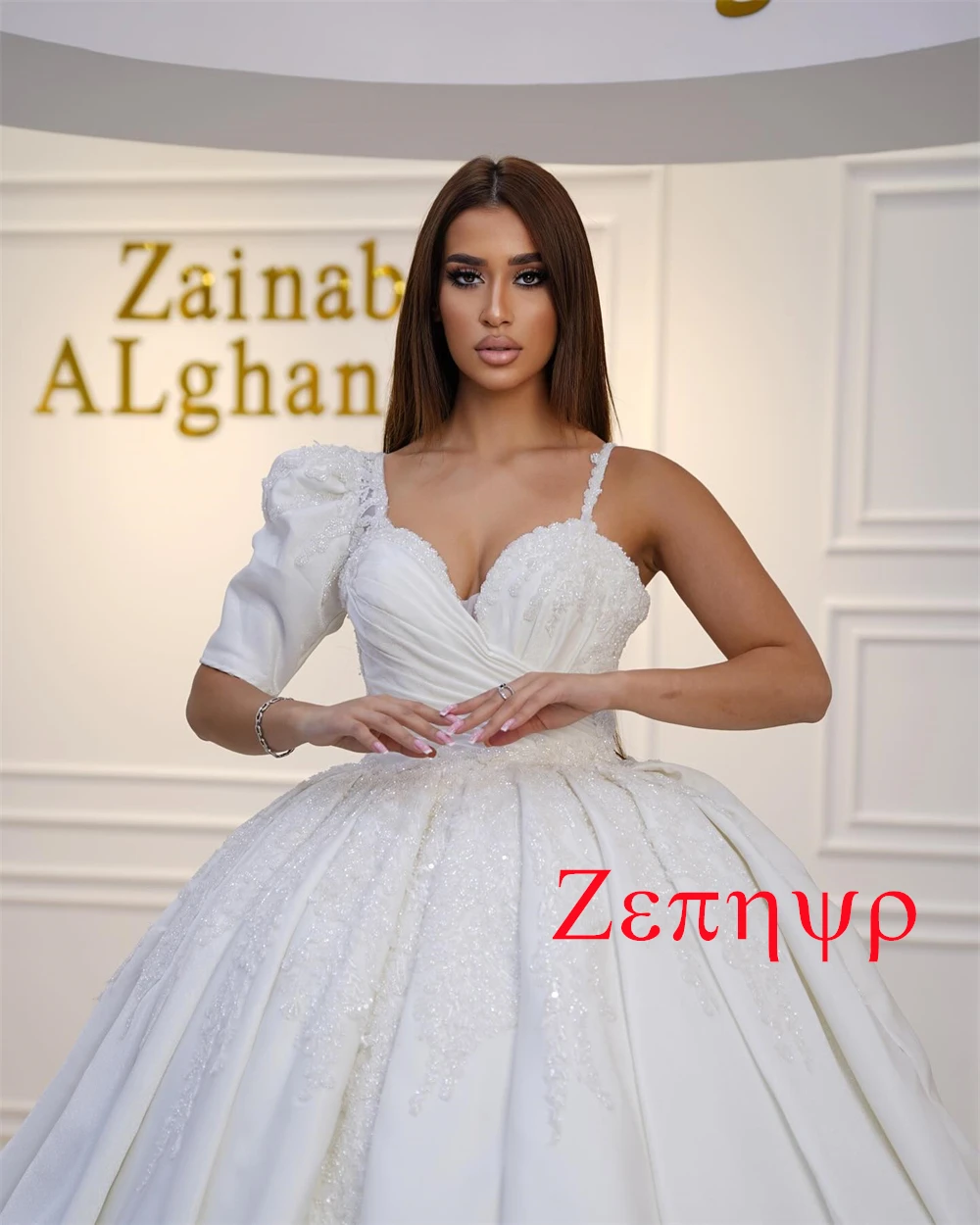 ที่กําหนดเองคุณภาพสูงสีขาวซาตินชุดแต่งงานเซ็กซี่สปาเก็ตตี้สายรัด Lace Up กลับ Sequined ชุดเจ้าสาว