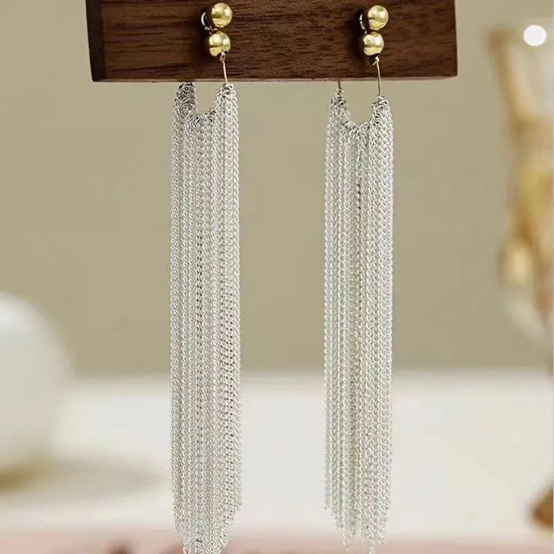 Elegante vergoldete Zirkonia-Schneeflocken-Ohrringe mit langen Quasten für Damen, Strass-Tropfenohrringe, Partygeschenk – Detail 8