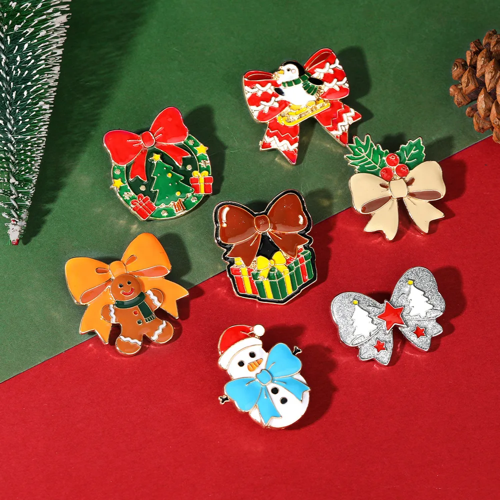 Christmas brooch alloy badge cartoon cute Santa Claus holiday collar backpack decoration drip oil batch