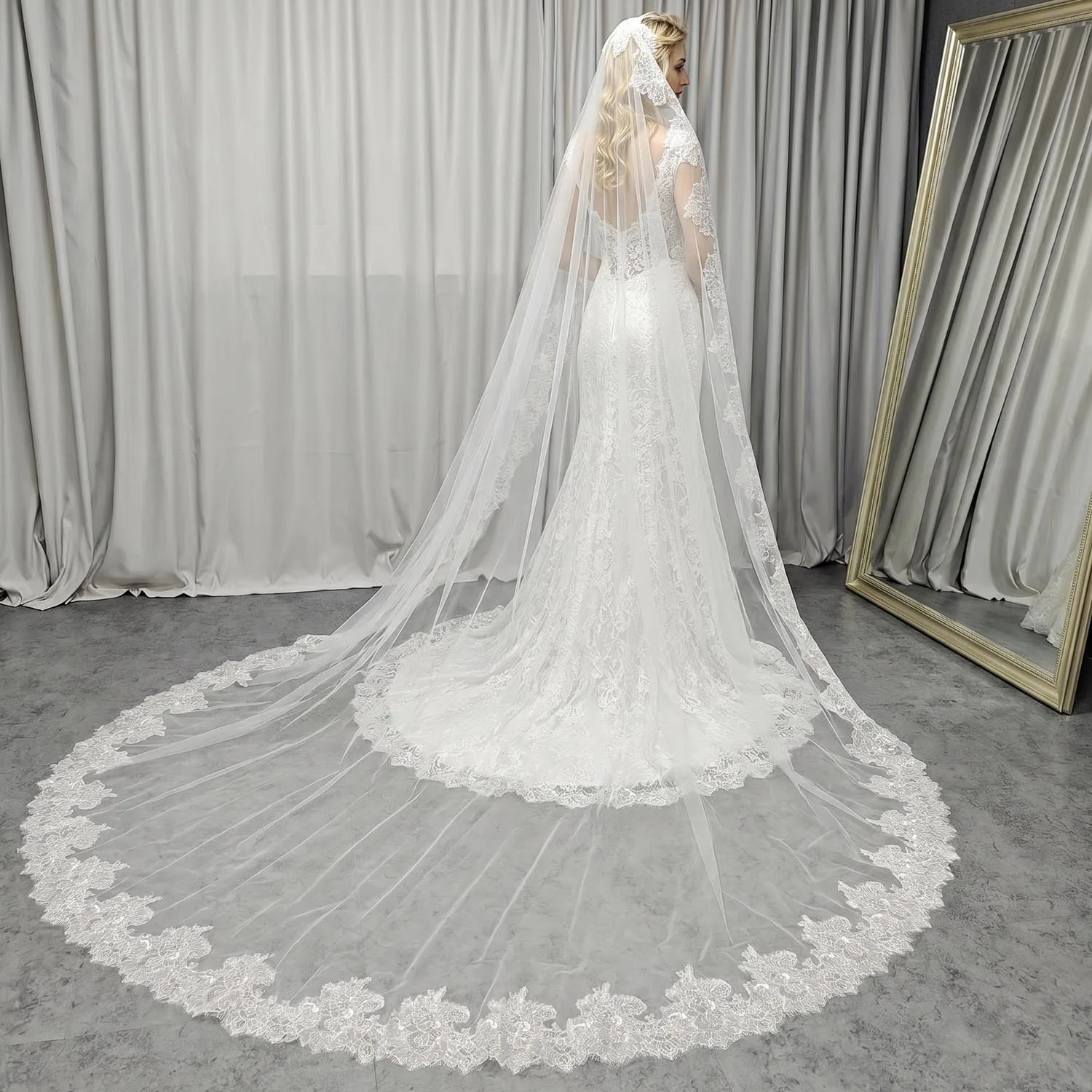 

Customized Long Mantilla Veil with Eyelash Lace, 2.5m/3m Ivory Veil with Hidden Comb, Chantilly Eyelash Lace Wedding Veil