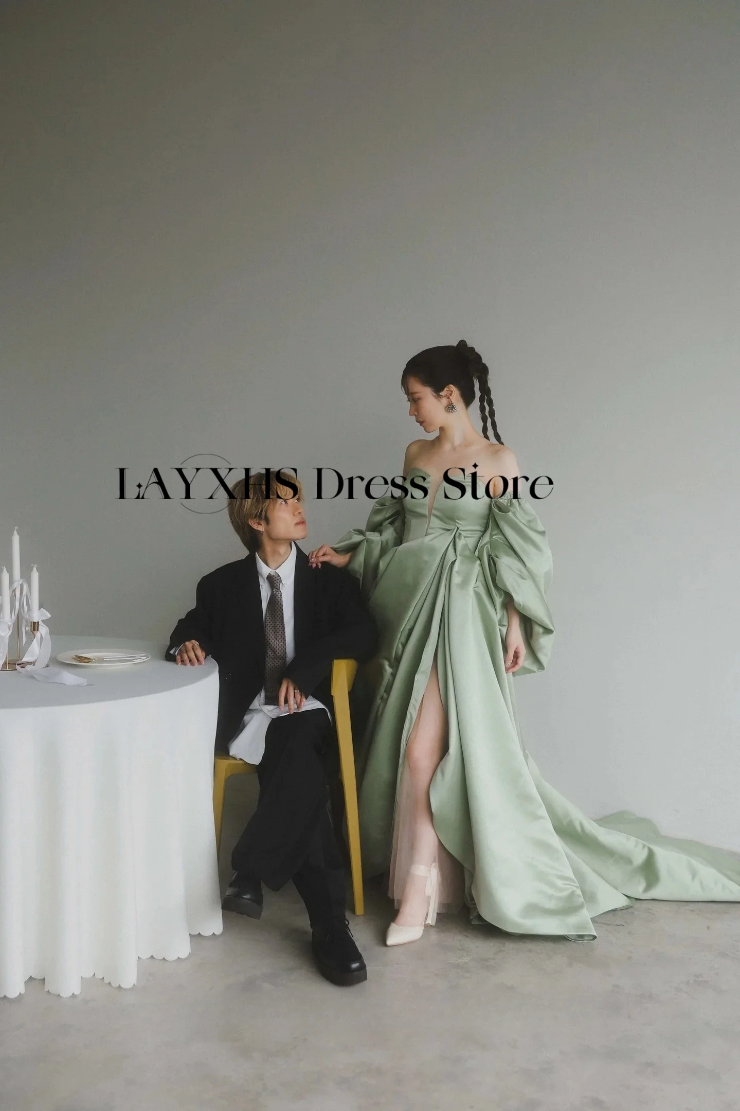 Abiti da sera semplici in raso di seta verde salvia Corea Giappone Abiti da ballo per servizio fotografico all'aperto con maniche staccabili a fessura alta 2026