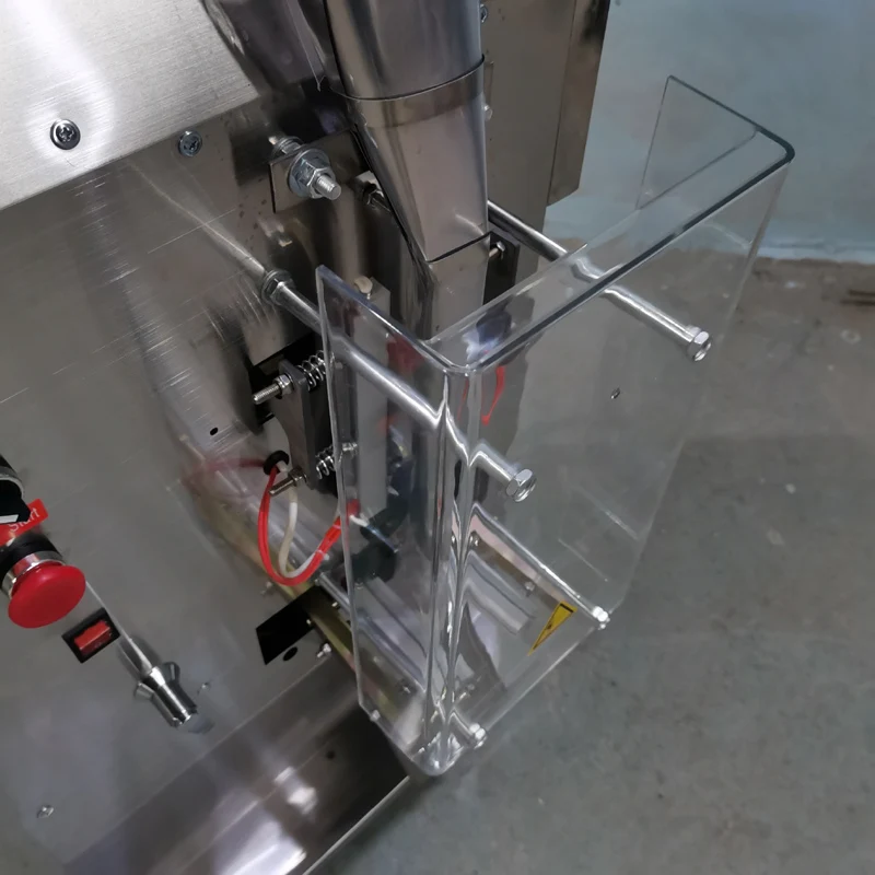 آلة تعبئة وختم السوائل الصغيرة الأوتوماتيكية من PBOBP، حليب الماء النقي، زيت الطعام، آلة تعبئة الأكياس الصغيرة