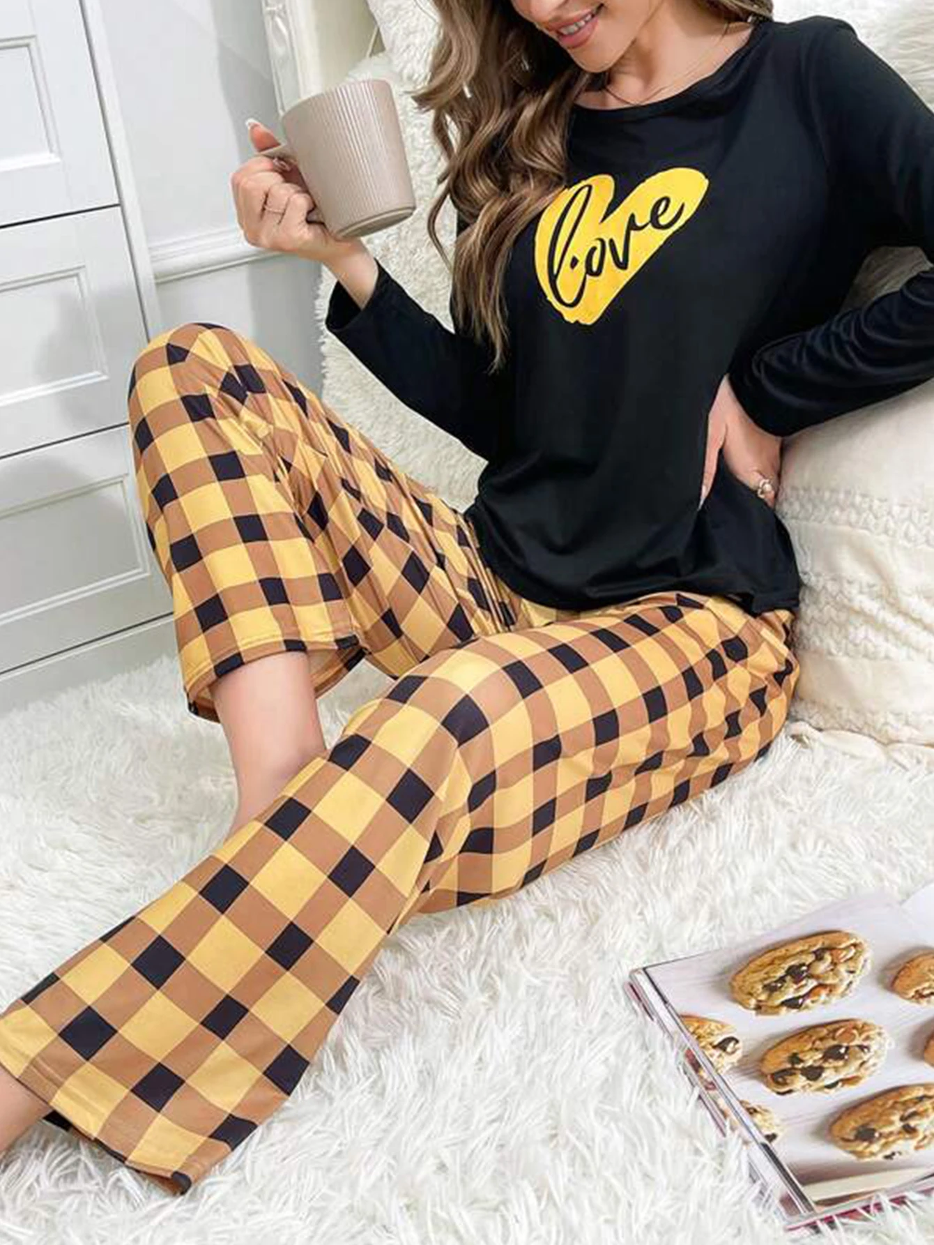 Women Pajamas Set Sleepwear Long Sleeve Round Neck Top Heart Letter Prints Allover Plaid Pants Casual Autumn Winter Loungewear