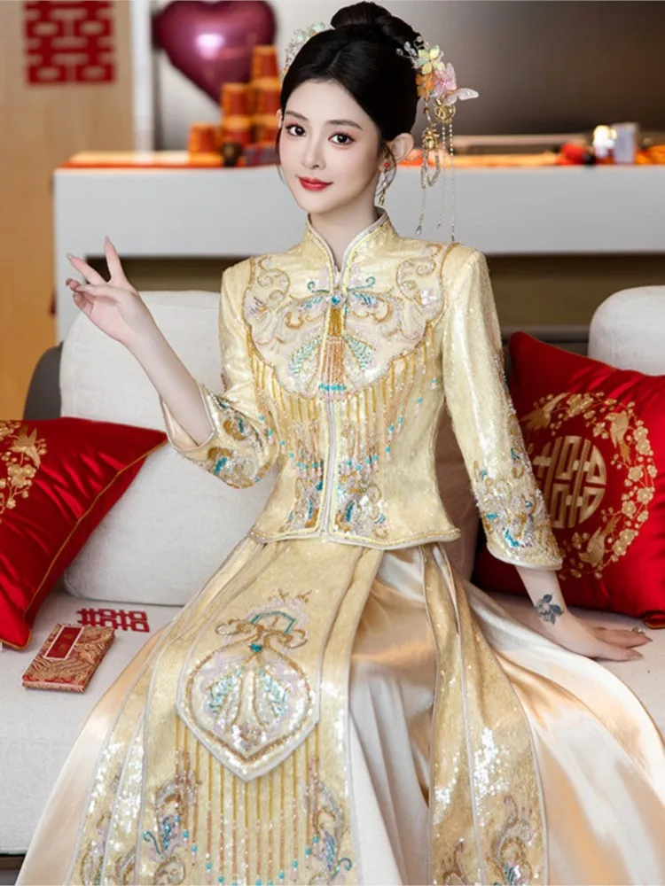 

New golden Chinese-style heavy industry luxury toasting and exit clothing