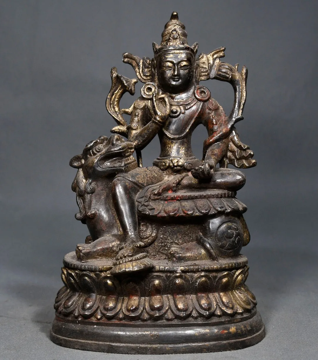 Nepal Tibetan copper mud gold riding lion beast Manjusri Bodhisattva Guanyin Tara ornaments Buddhist temple supplies 23cm