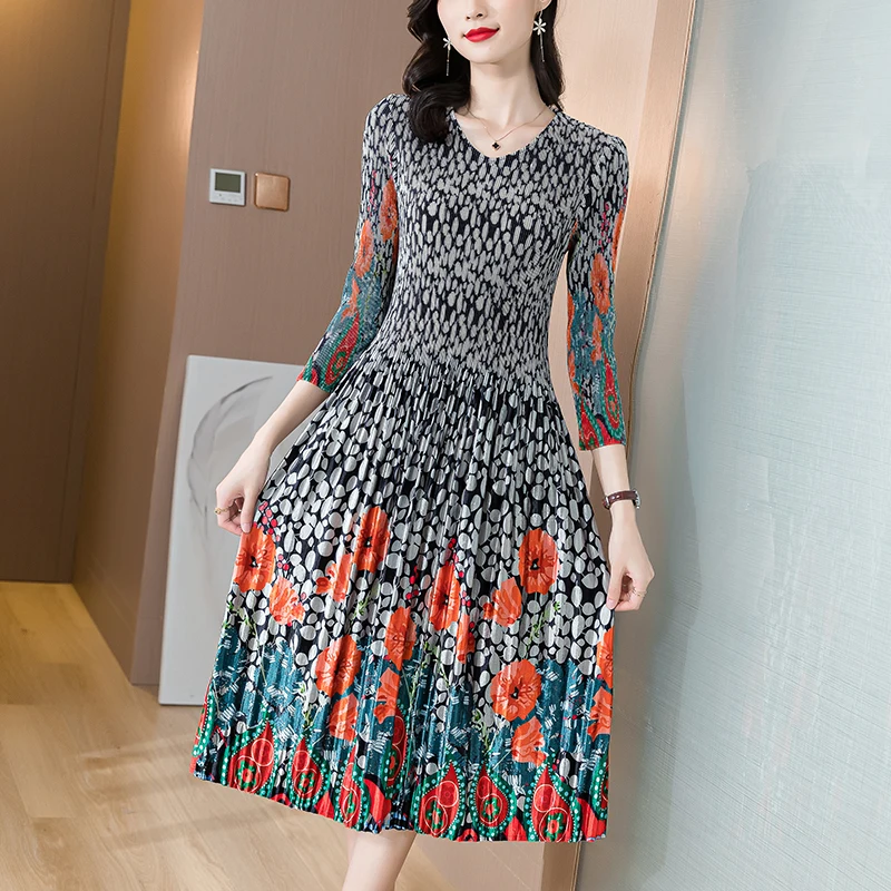 2023 New Elegant Positioning Flower Dress Women's Korean Loose Tight Velvet Bottom Dress Autumn Retro Loose Tight Vacation Vesti