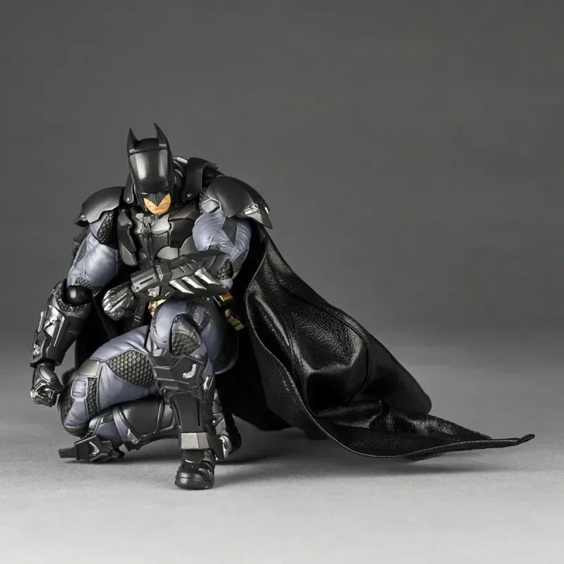 

In Stock Original Kaiyodo Batman Arkham Knight Amazing Yamaguchi Revoltech NR038 Batman Anime Series