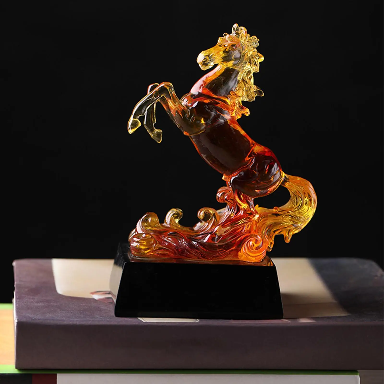 

Европейская статуэтка лошади: символ успеха для декора рабочего стола, дома, книжной полки, офиса