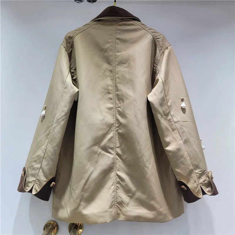 SuperAen 2025 خريف جديد تصميم متخصص لؤلؤة شل قلادة الزخرفية خندق معطف متوسط وطويل