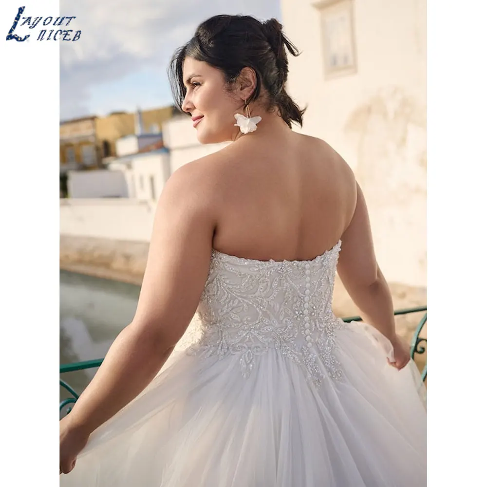 LAYOUT NICEB Beading Apliques A Linha Vestido De Noiva Strapless Backless Tulle Vestidos De Casamento Custom Made vestido de noiva casamentoLAYOUT NICEB Beading Apliques A Linha Vestido De Noiva Strapless Backless Tull