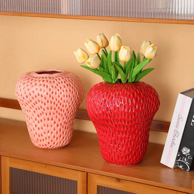 

Ceramic Strawberry Vase Cute Simulation Fruit Floral Accessories Flowerpot Strawberry Basin Home Decoration Accessories