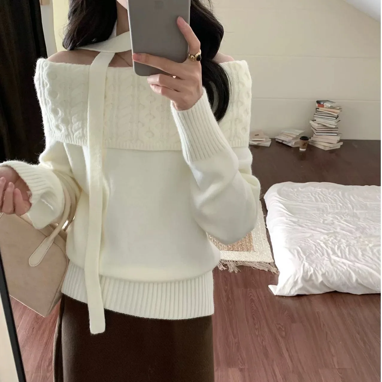 

Женский облегающий трикотаж на одно плечо, однотонный универсальный ленивый корейский высококачественный цветной топ на осень-зиму