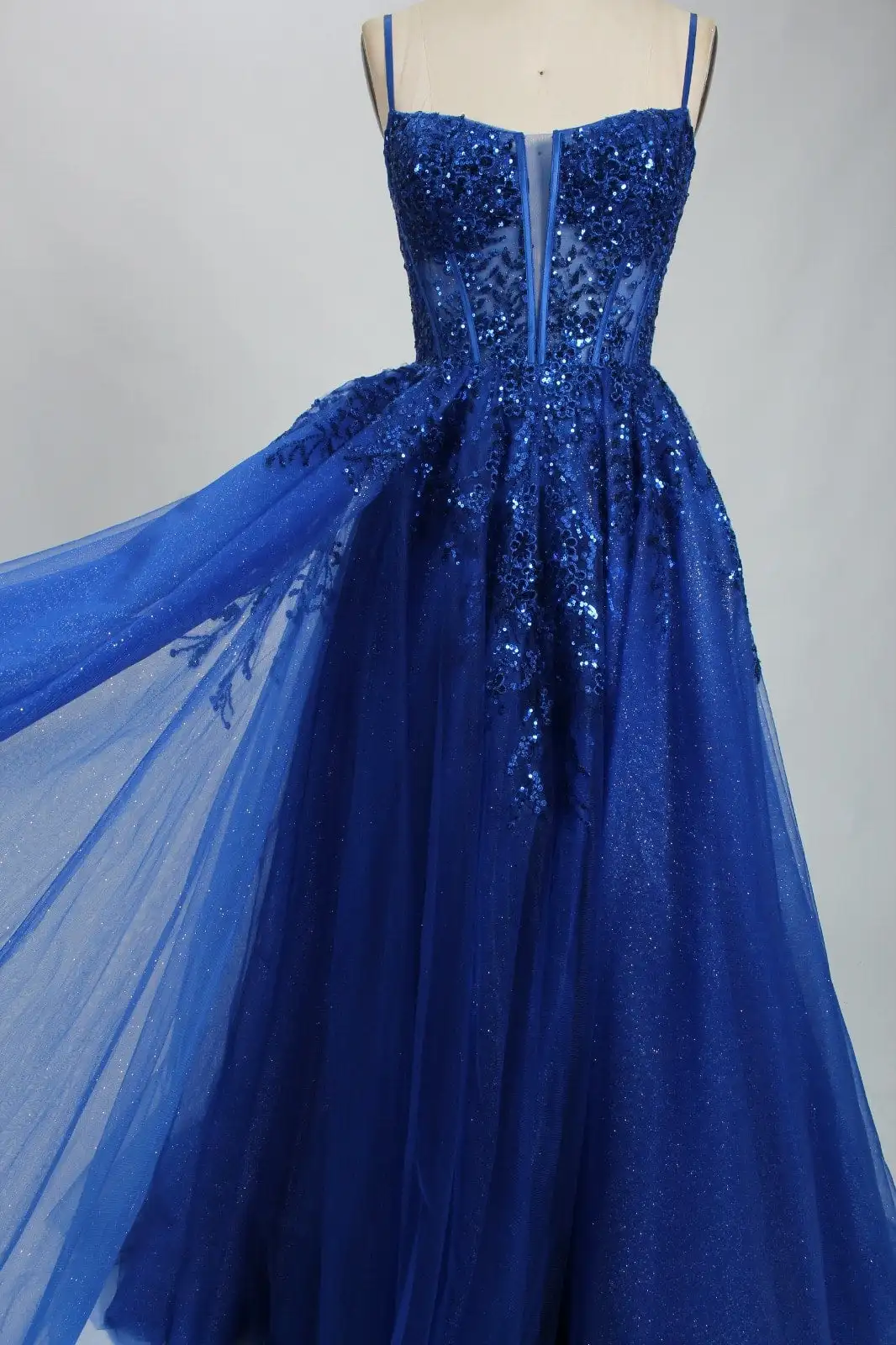 A-Line Sequin Applique Tulle Prom Dresses Long With Split Spaghetti Straps V Neck Ball Gown Formal Evening Party