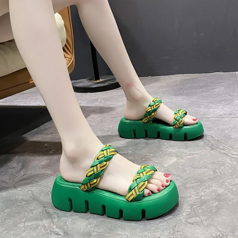 2023 Round Head Open Toe Middle Heel Thick Sole Women's Slippers Fashion Comfortable Simple Style Women Sandals Pine Cake Sole