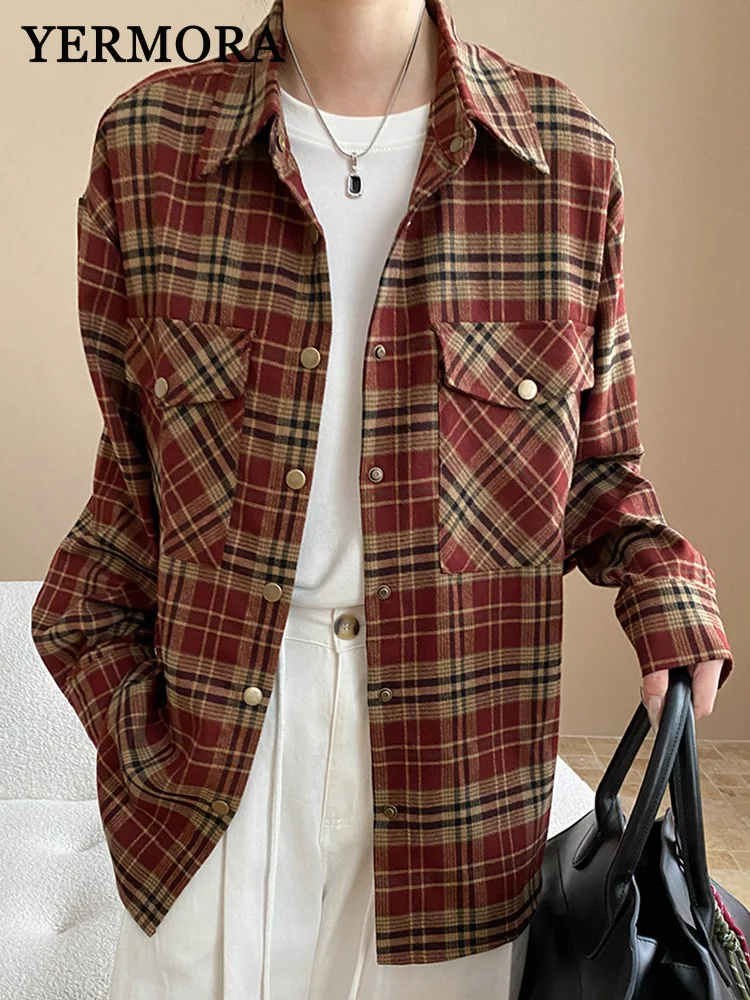 

YERMORA красная клетчатая карманная повседневная блузка большого размера для женщин с лацканами и длинным рукавом, новая свободная рубашка, модная весна-осень 2025