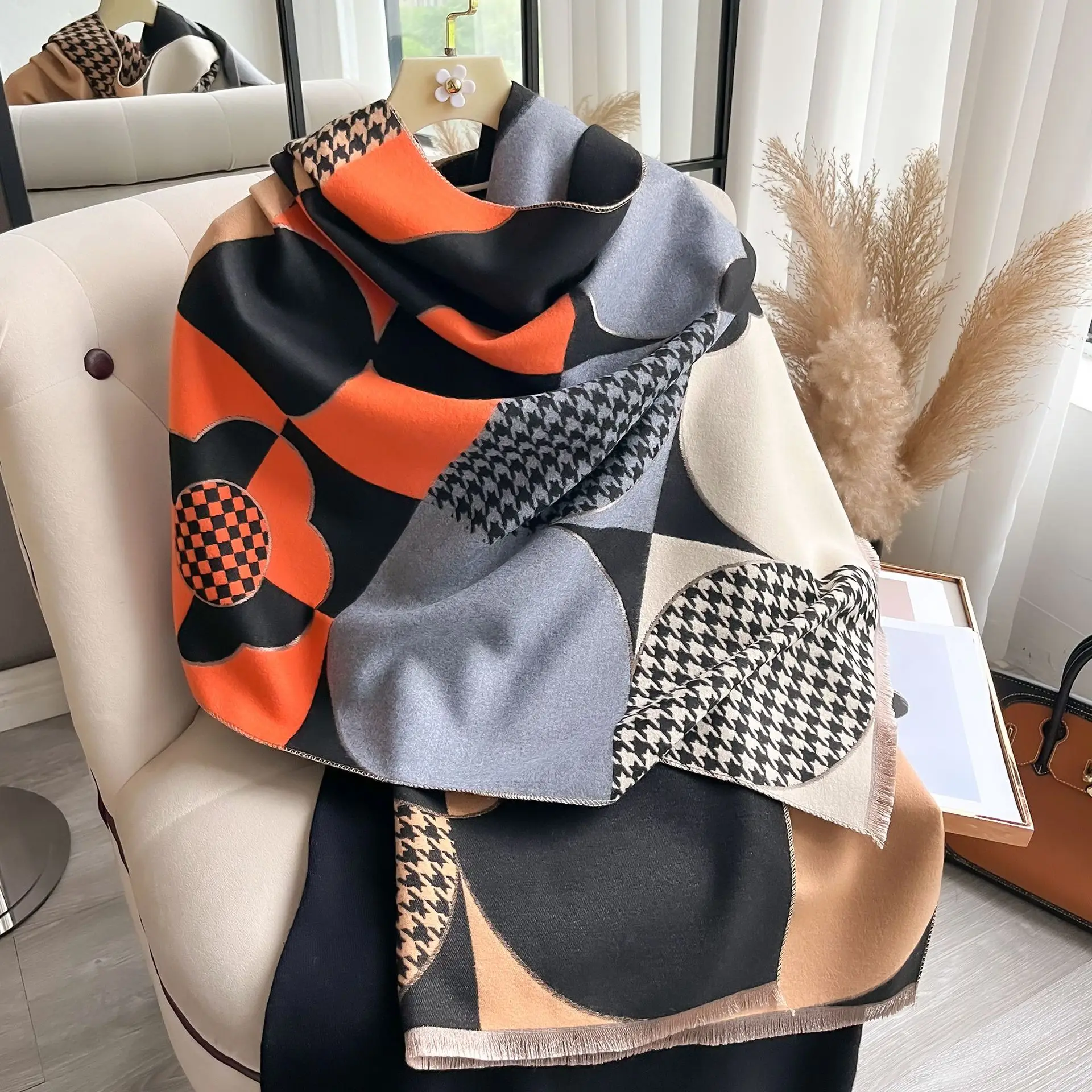 

Luxury Brand Cashmere Women Floral Scarf Winter Warm Shawl and Wrap Bandana Pashmina Female Foulard Square Thick Blanket Poncho