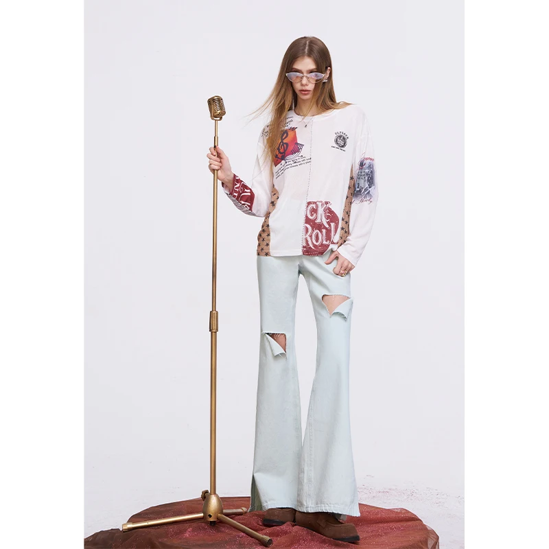 ELFSACK Y2K Streetwear Denim Pants with Side Slit, Women's Light Blue Flare Jeans with Distressed Ripped Detail