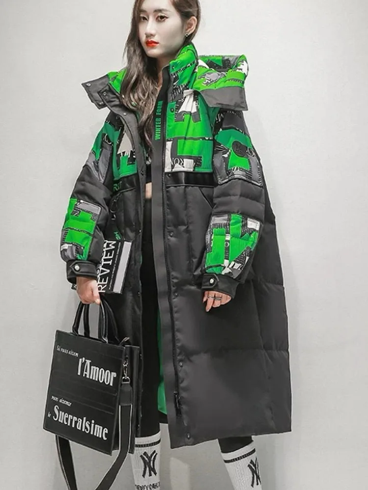 2025 Nuovo marchio alla moda Piumino color block da donna sopra il ginocchio sciolto spesso inverno colore contrastante e piumino sottile