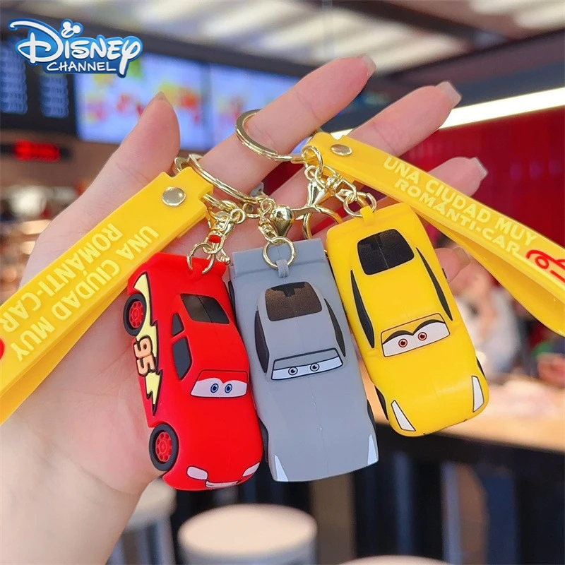 

Брелок с автомобилями в стиле аниме Диснея, Kawaii Lightning McQueen Sally Carrera, сумка, подвеска, милый автомобильный брелок для косплея, подарок на день рождения, игрушка