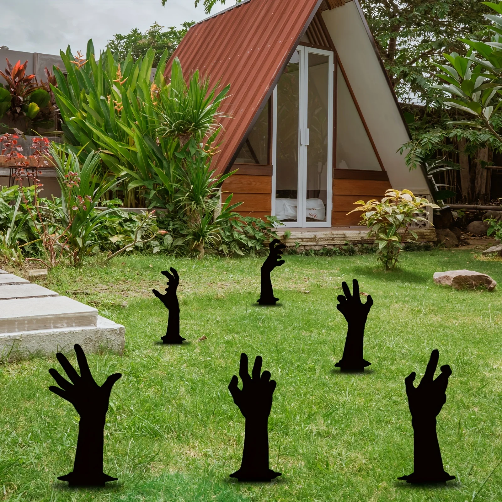 

1PCS Halloween Metal Garden Stakes Decorative Garden Decor Ghost Hands Cat Outdoor Statues for Yard