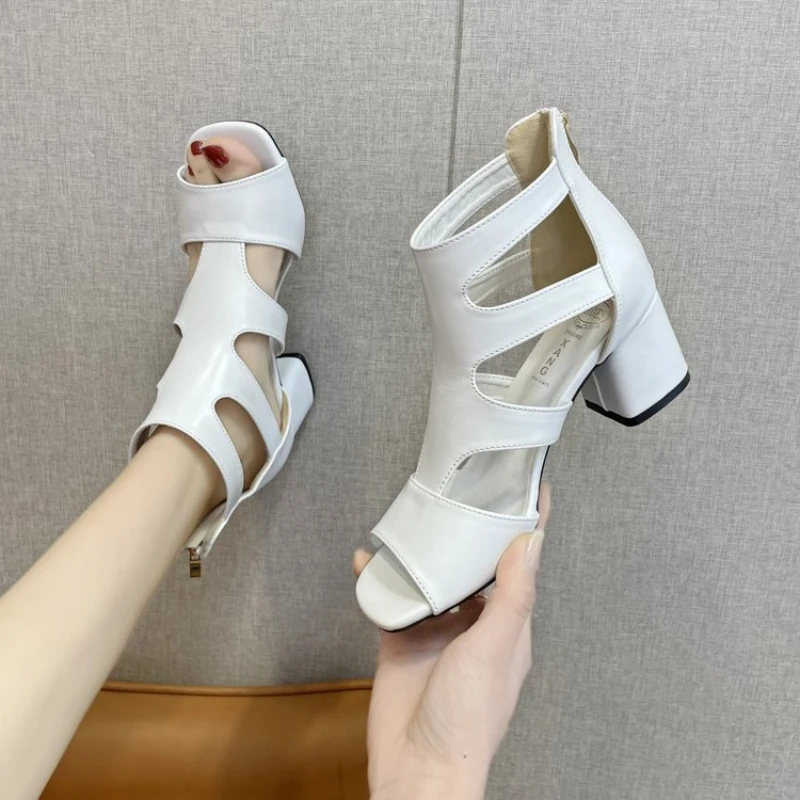 2024  Comfortable Fashion Shoes Women Sandals High Heels Summer Sweet Fashion Wedding Shoes White and Black Handmade