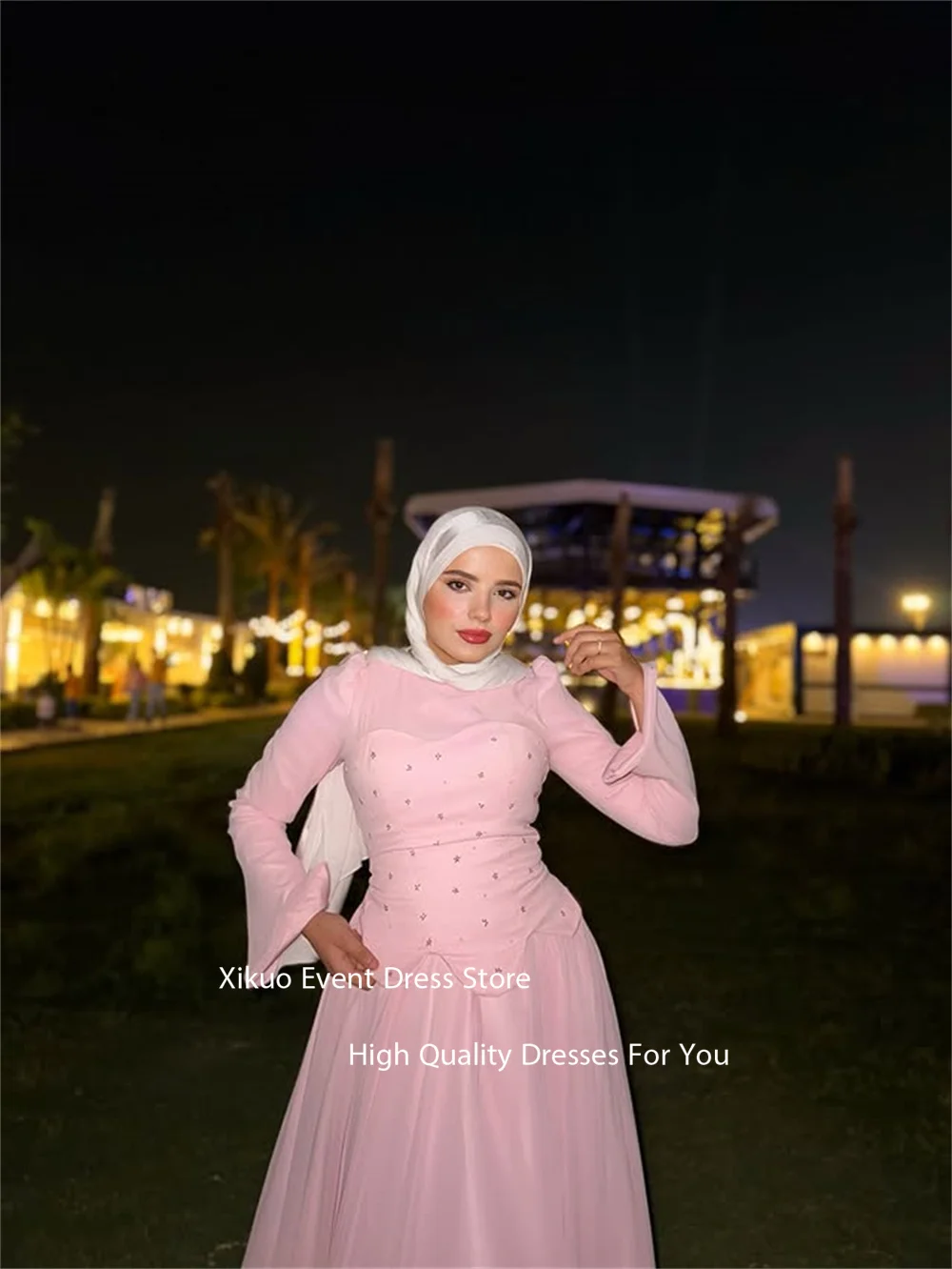 فساتين سهرة شيفون وردية متواضعة من Xikuo فساتين كوكتيل ذات ثنيات عالية وأكمام طويلة فستان ماكسي للحفلات الراقصة حسب الطلب