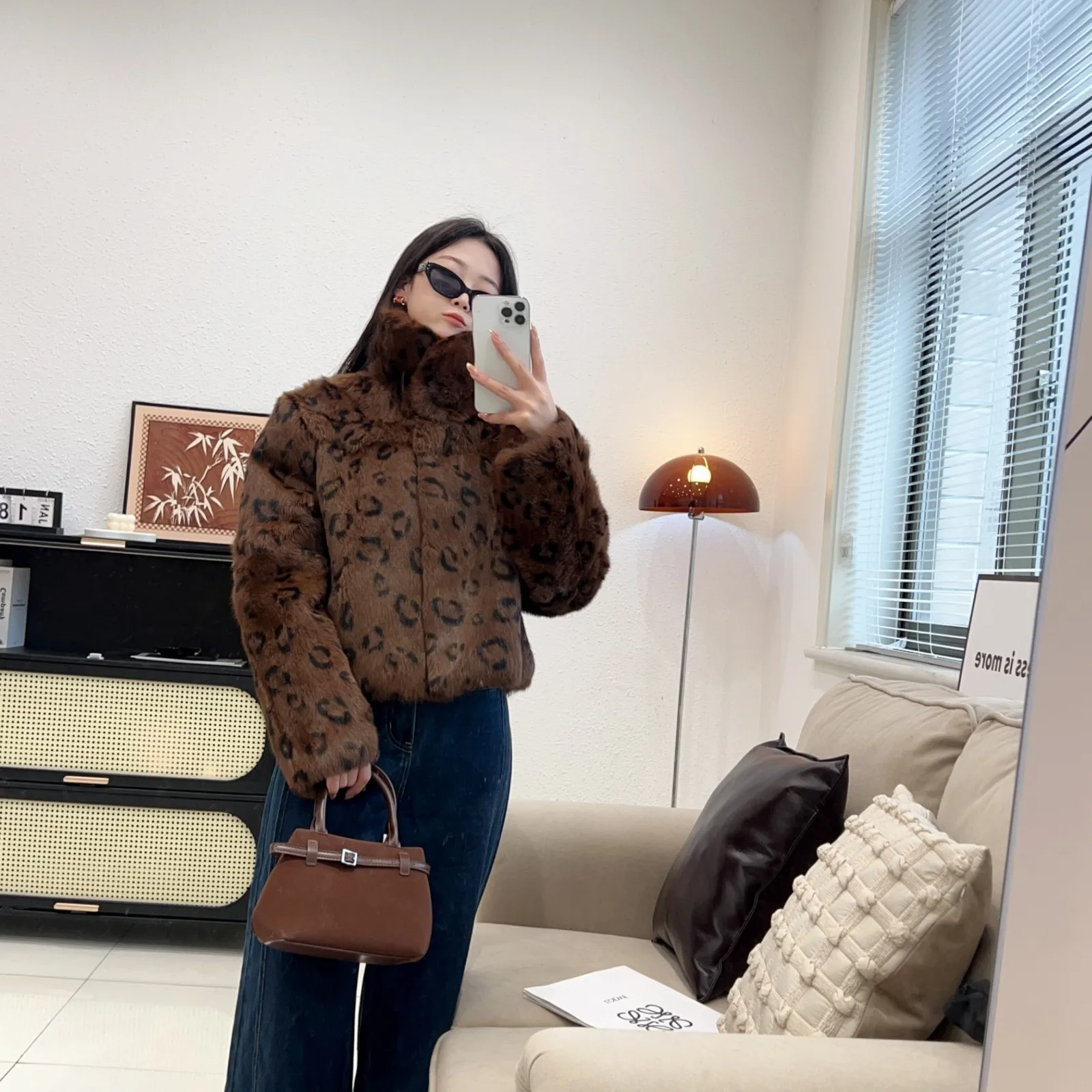 Luxuriöser Echtkaninchenfellmantel für Damen, Braun mit Leopardenmuster, Winter-Warmjacke aus Naturfell, Modischer Outdoor-Kurzmantel, Dick und Flauschig – Detail 4