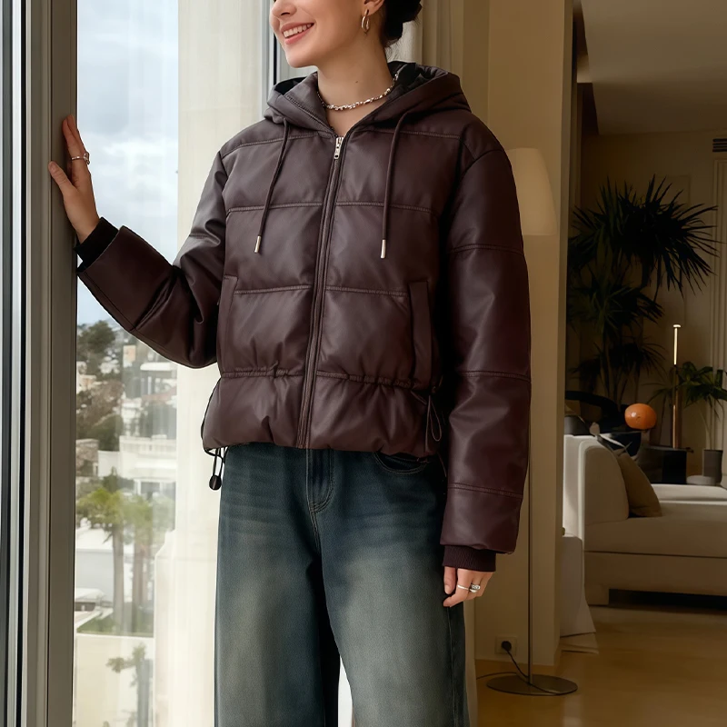 Pufferjack van kunstleer met capuchon en taille met trekkoord Gewatteerde korte stijl Warme en modieuze commuterjas Dameskleding