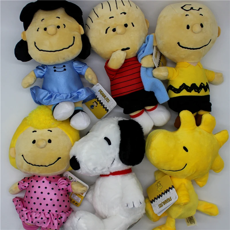 1piece 28CM high quality Cartoon Peanuts Snoopy Charlie Sally Woods Plush soft toys Snoopy dog animal dolls best Christmas gift