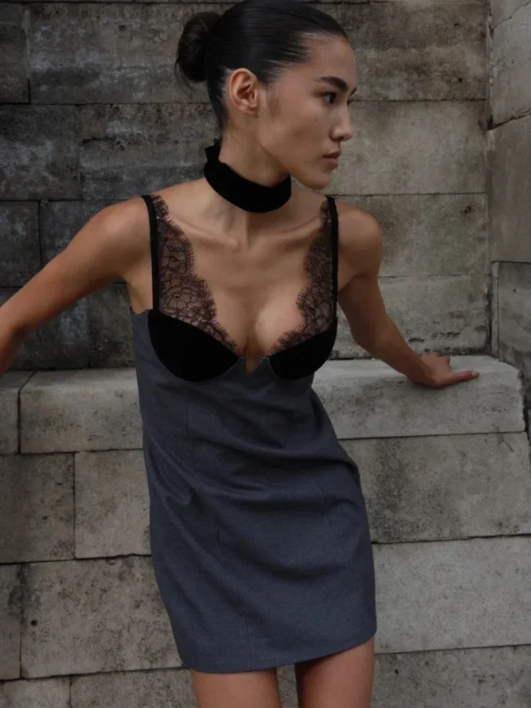 فستان مخملي مرقع بالدانتيل الرمادي مثير بدون أكمام مكشوف الأكتاف وخصر عالٍ فساتين نسائية صغيرة ضيقة 2025 فستان حفلات مسائية للسيدات #4