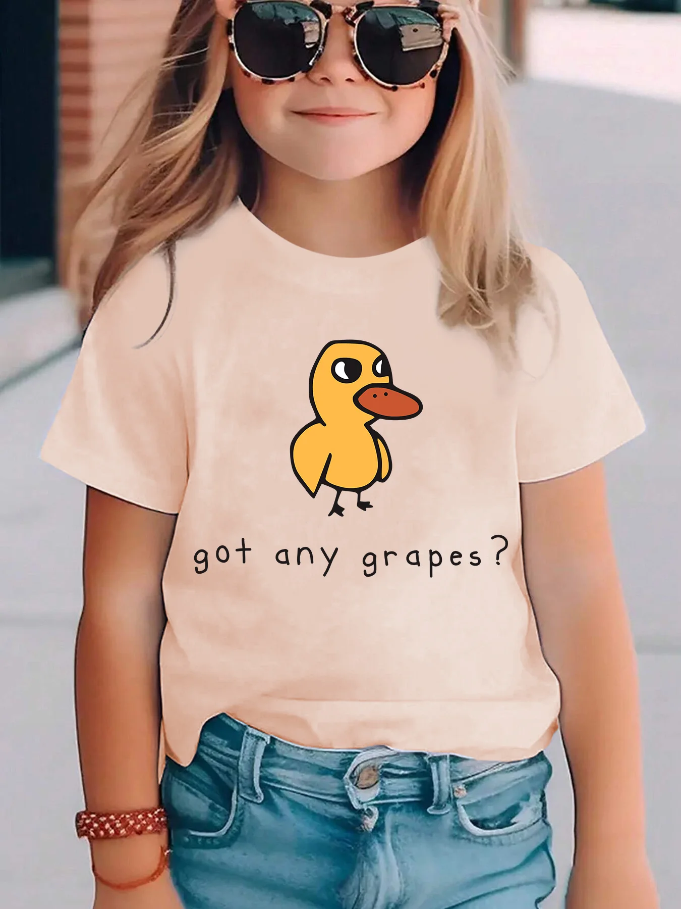 2026 Zomer Mode Meisjes T-shirt met ronde hals en korte mouwen GOT ANY GRAPES Gele eendprint Casual veelzijdige top Meisjeskleding