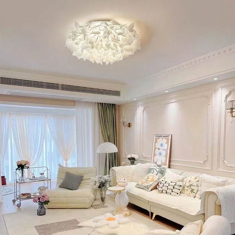 ريشة بيضاء الثريات الحديثة LED أضواء السقف زهرة البتلة ديكور الأميرة فتاة غرفة نوم غرفة المعيشة الثريا مصباح السقف