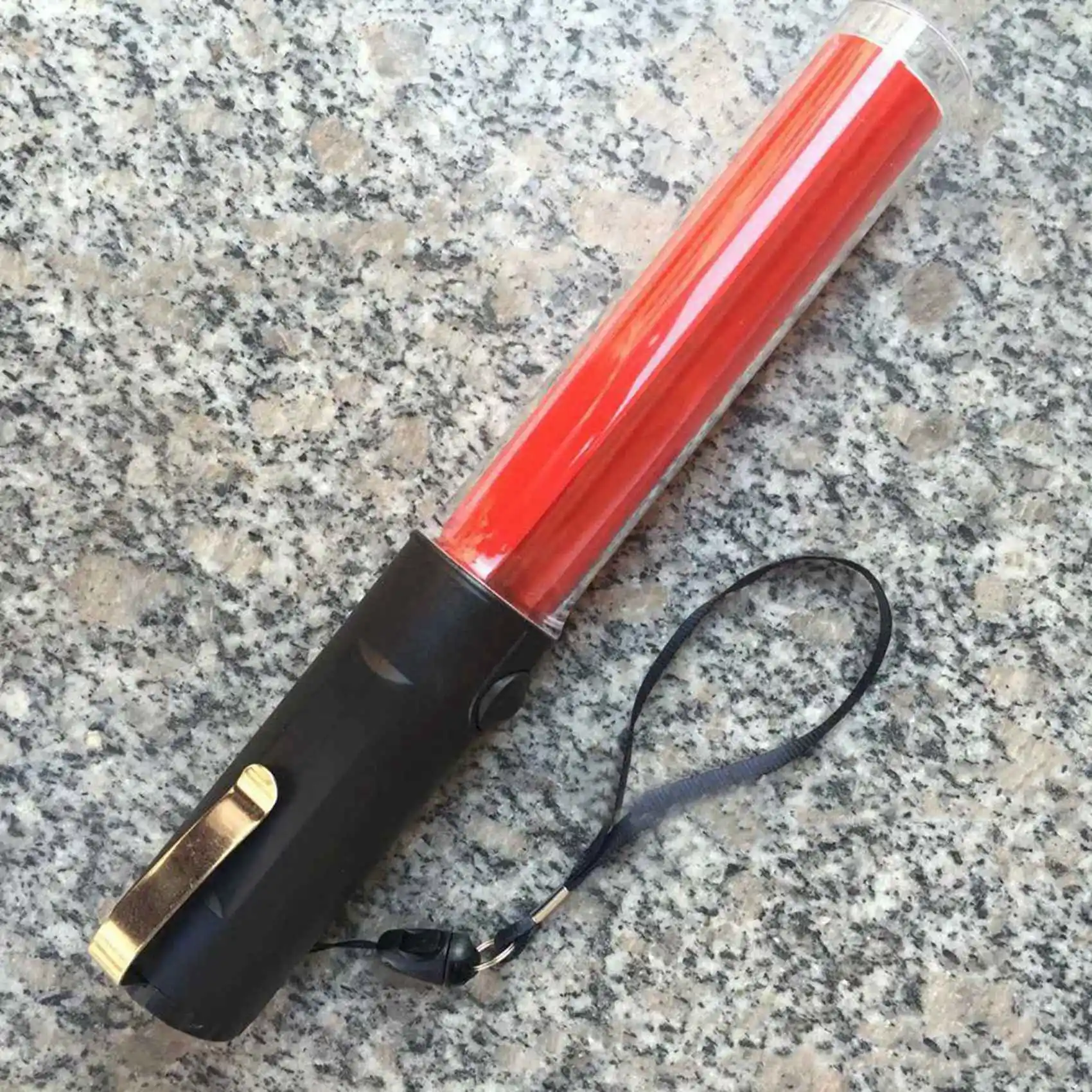 

Дорожные жезлы, палки для регулирования движения, световые жезлы безопасности, сигнальные жезлы для парковок и аэропортов, 2 шт.