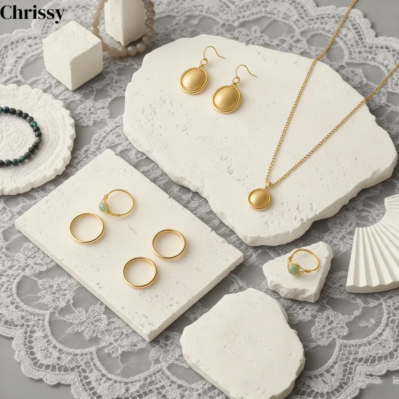 

Минималистичный белый гипсовый реквизит для демонстрации, геометрический фон с нерегулярными отверстиями для фотосъемки ювелирных изделий, современный художественный декор для студии