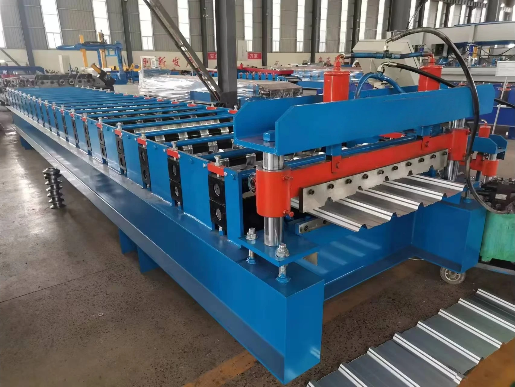 Corrugated Metal Colored Steel 45# Forged Steel Roofing Sheet Machine Tile Forming Machine Iron Sheet Roof Panels Making Machine