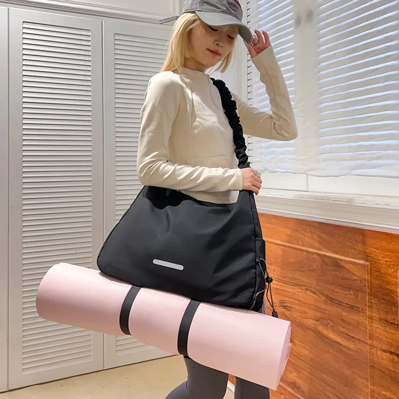 Рисунок 3 - Большой спортивный рюкзак через