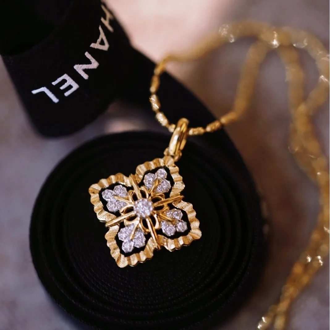 

S925 pure silver clover fashionable high-end temperament versatile necklace niche design ins