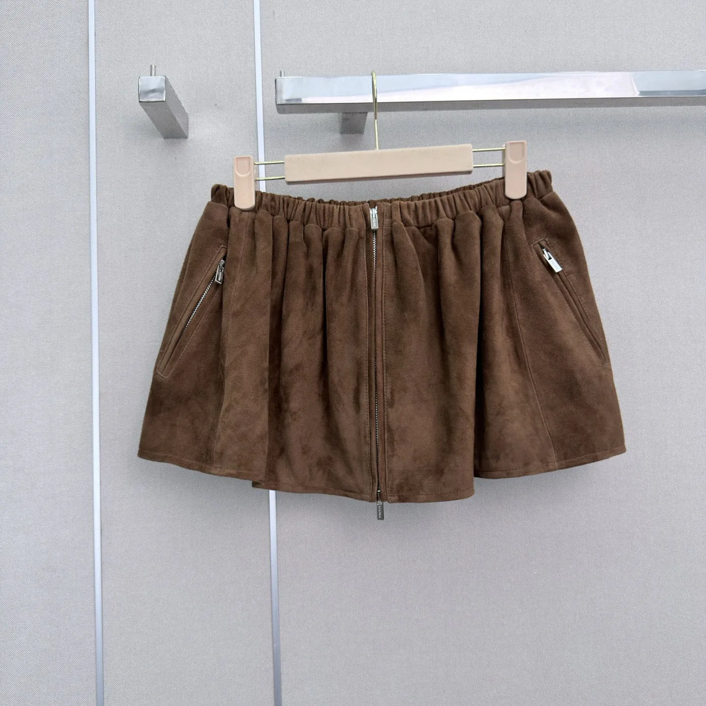 

High-quality 2026 new style summer fashionable mini skirt for ladies, with zipper decoration and pockets xy252137