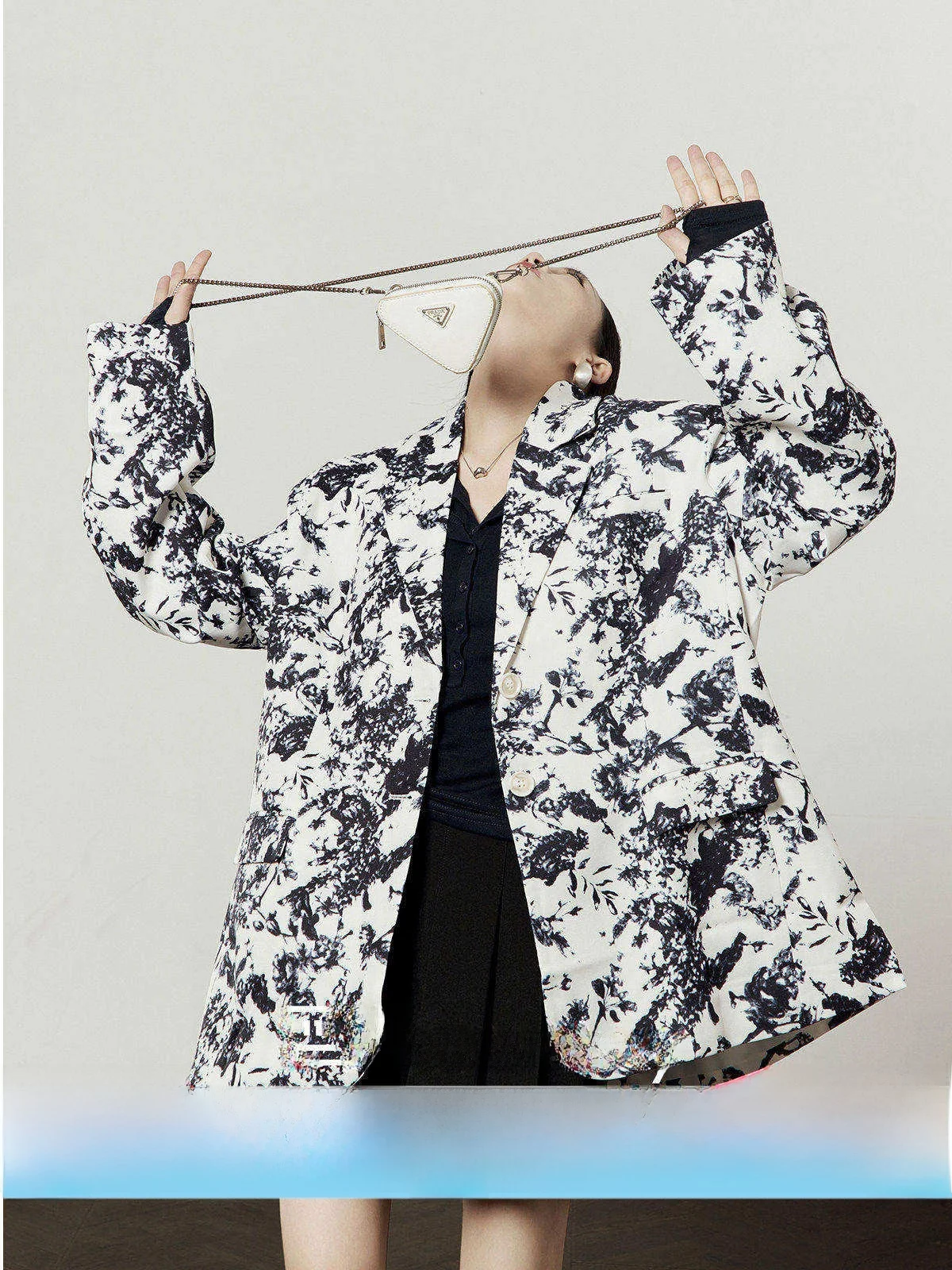 

Retro Bla White Patterned Women's Suit Jaet Loose Silhouette Commute Sle Long Sve mid Length Casual Faion