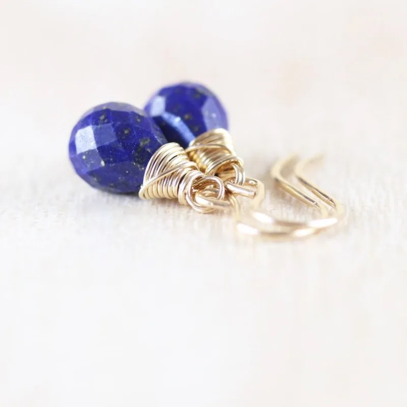 Серьги из лазурита и позолота 14 карат, граненые серьги в форме капли с темно-синим драгоценным камнем